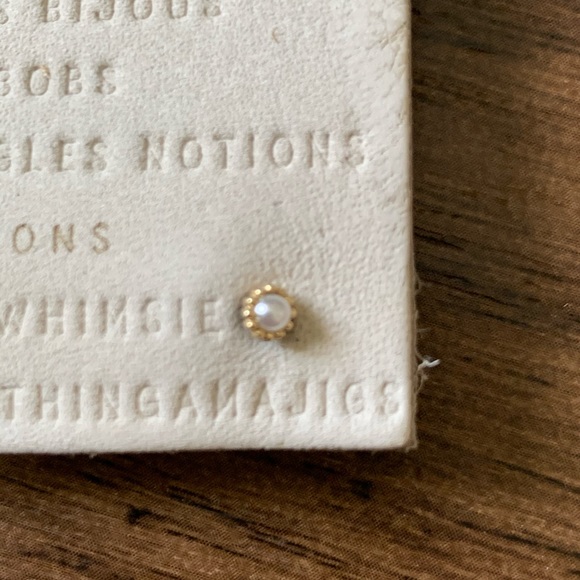 Letter R Monogram & Pearl post letter R - Picture 10 of 14